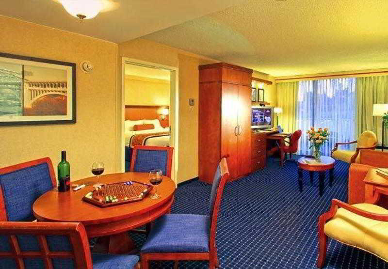 Courtyard By Marriott Canton Норт-Кантон Екстер'єр фото